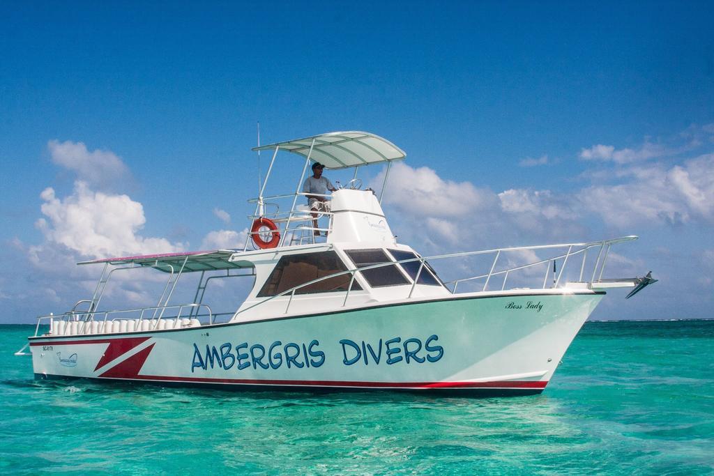 Ambergris Divers Resort San Pedro  Dış mekan fotoğraf